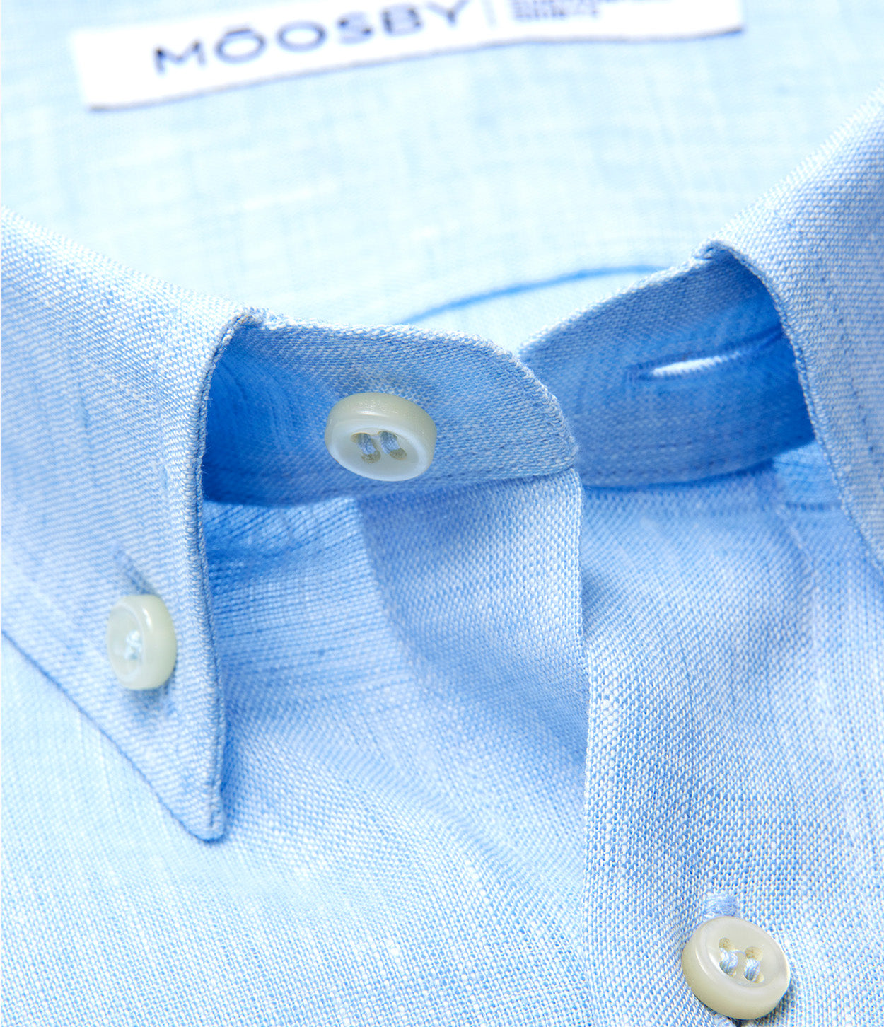 detalle cuello francés o abotonado